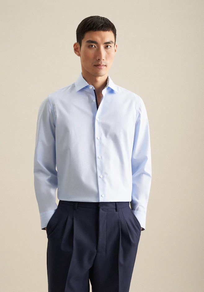 Shaped Chemise d'affaires Uni dans Bleu Moyen | Boutique en ligne Seidensticker