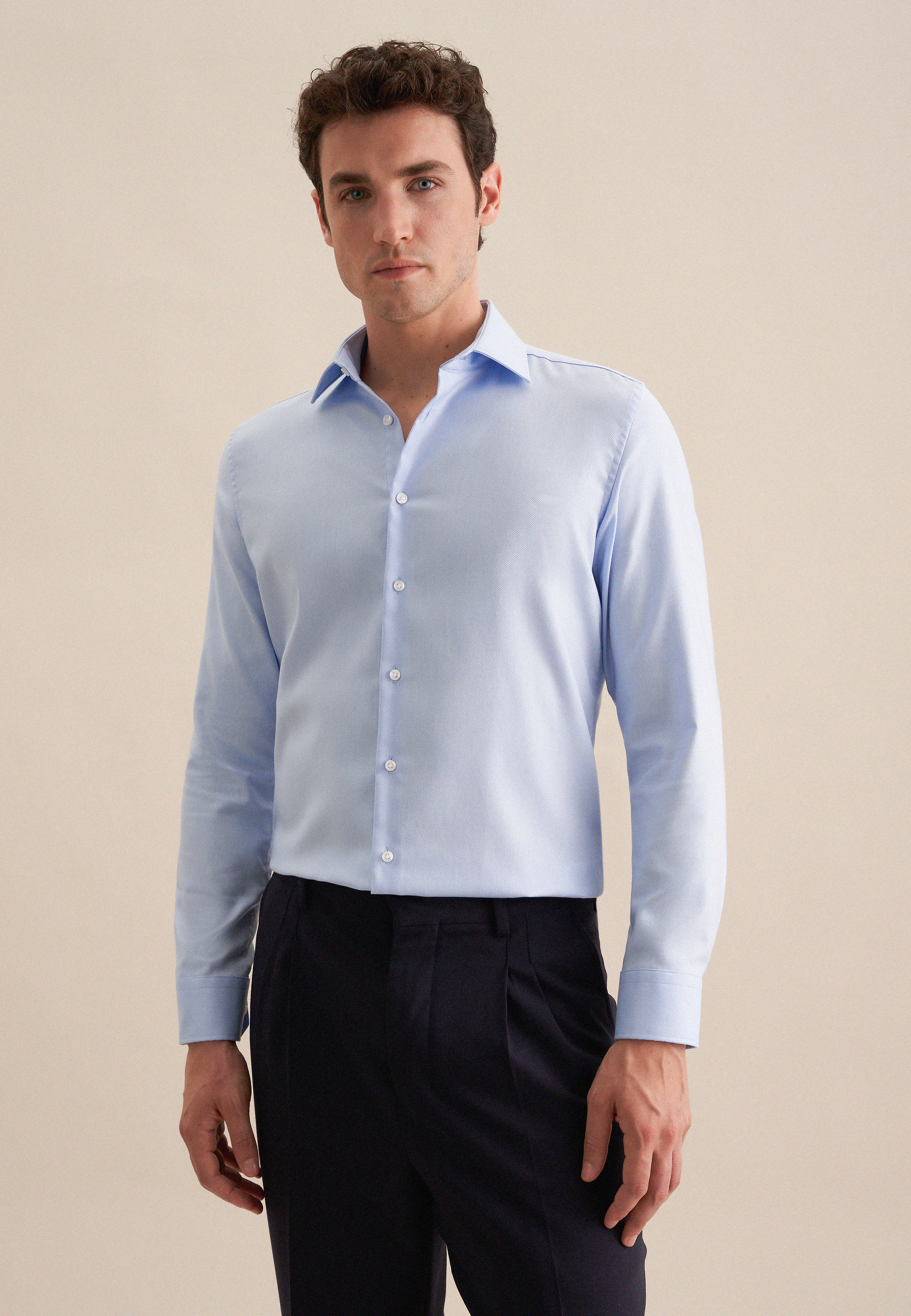 Shaped Business Hemd Uni Blau 39