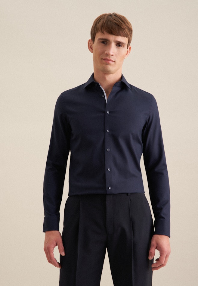 Chemise d'affaires Slim sans repassage Col Kent dans Bleu Foncé | Boutique en ligne Seidensticker