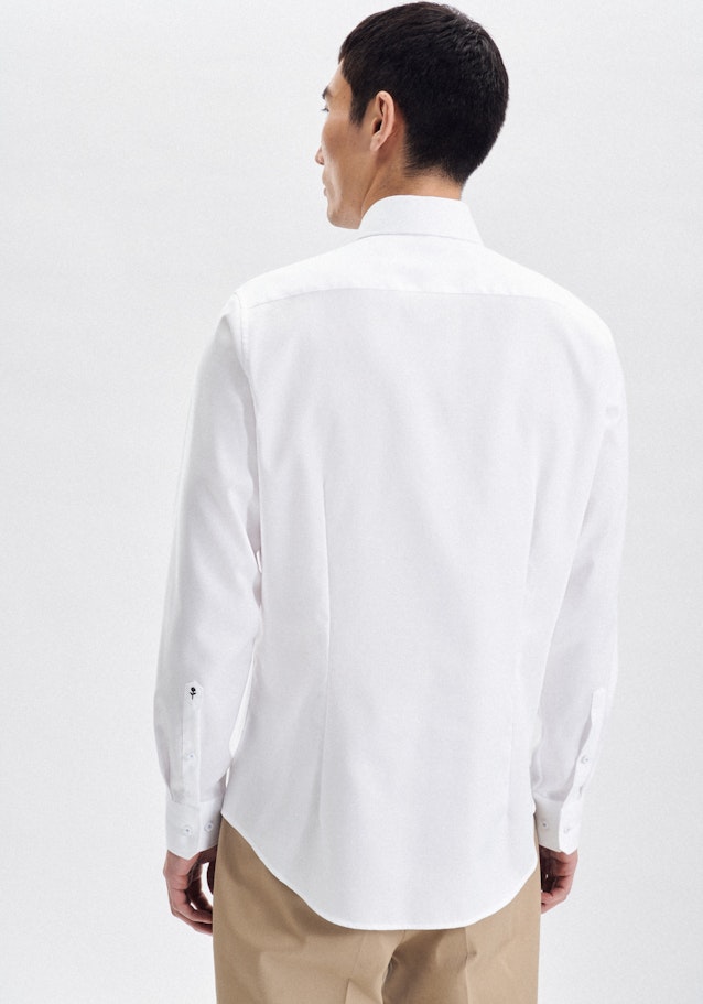 Bügelfreies Struktur Business Hemd in Slim mit Kentkragen in Weiß | Seidensticker Onlineshop