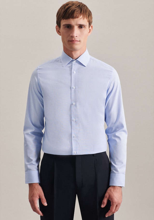 Non-iron Poplin Business Shirt in Shaped with Kent-Collar in Light Blue | Seidensticker Onlineshop