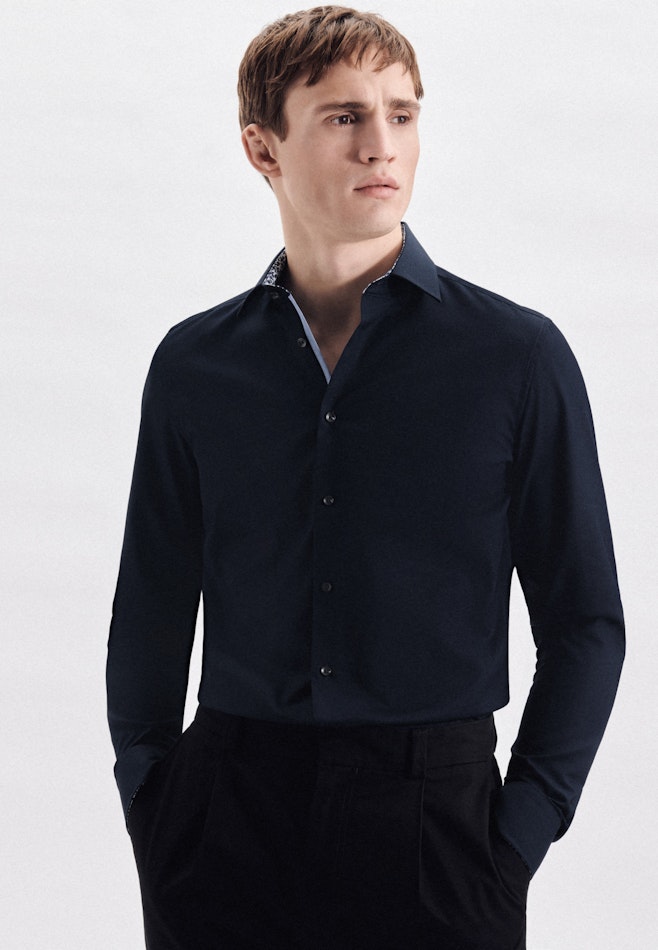 Non-iron Poplin Business Shirt in Slim with Kent-Collar and extra long sleeve in Dark Blue | Seidensticker online shop