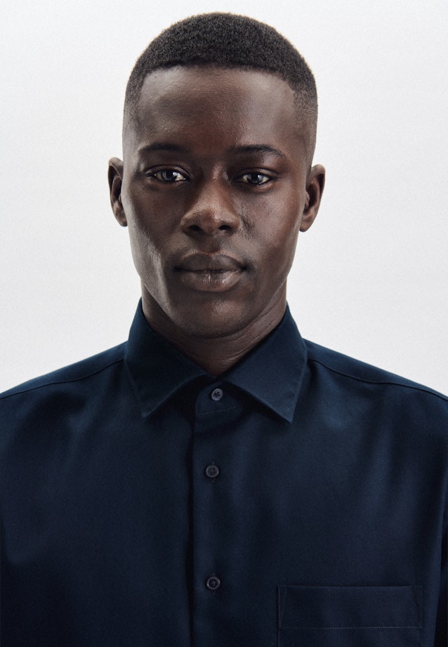 Shaped Chemise d'affaires Uni in Bleu Foncé |  Seidensticker Onlineshop