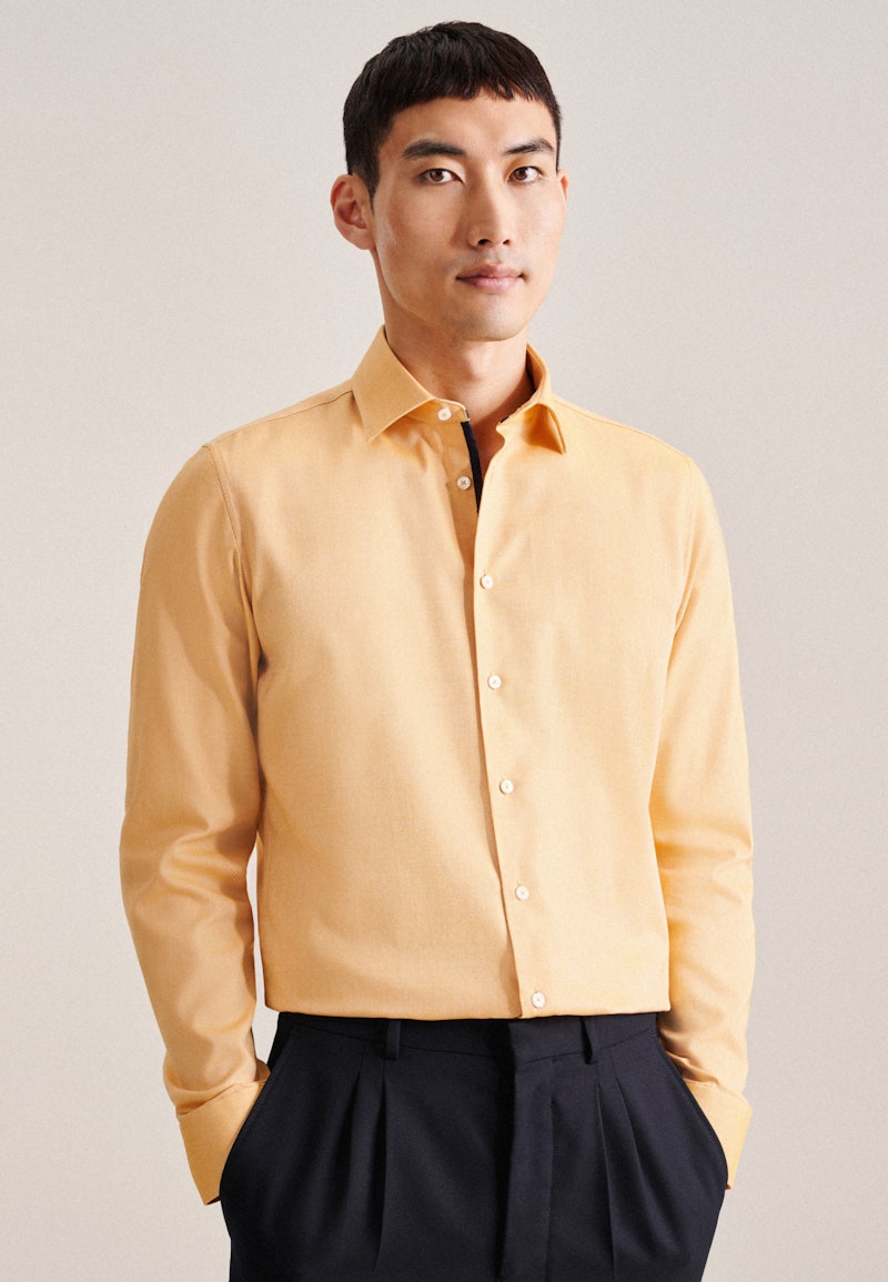 Non-iron Structure Business Shirt in Shaped with Kent-Collar