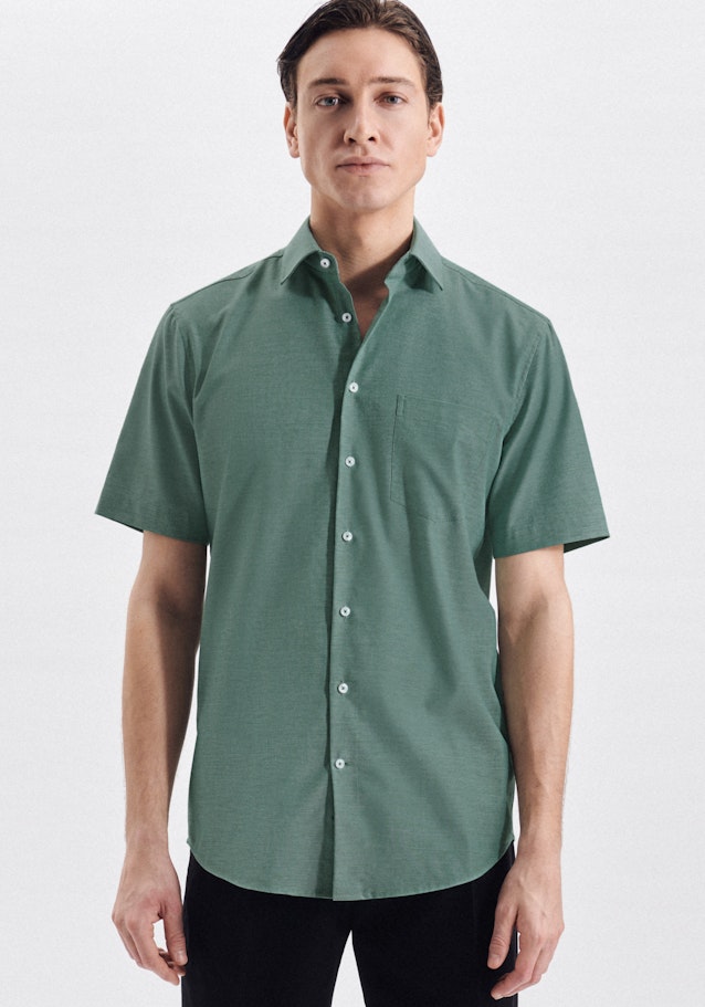 Non-iron Structure Short sleeve Business Shirt in Regular with Kent-Collar in Green | Seidensticker Onlineshop