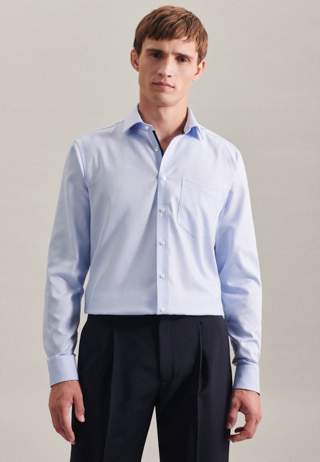 Chemise d'affaires Regular sans repassage Col Kent dans Bleu Clair | Boutique en ligne Seidensticker