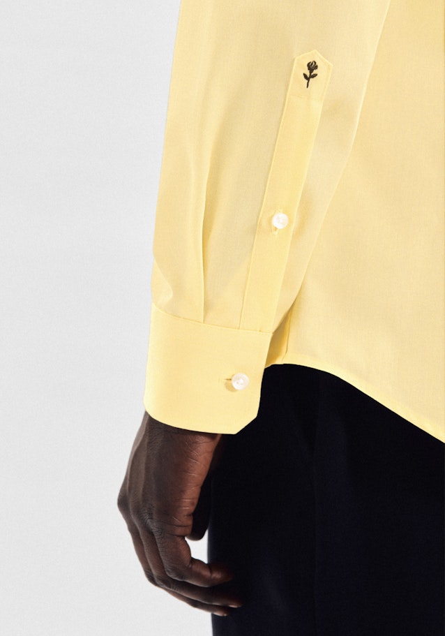 Non-iron Chambray Business Shirt in Shaped with Kent-Collar in Yellow |  Seidensticker Onlineshop