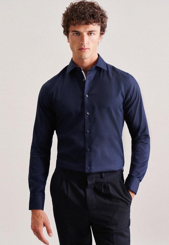 Non-iron Structure Business Shirt in X-Slim with Kent-Collar in Dark Blue | Seidensticker online shop
