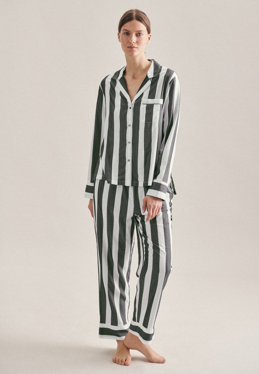 Pyjama aus 100% Viskose in Schwarz |  Seidensticker Onlineshop