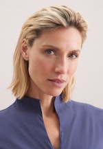 Kelchkragenbluse mit Stretchanteil slim fit in Bleu Foncé |  Seidensticker Onlineshop
