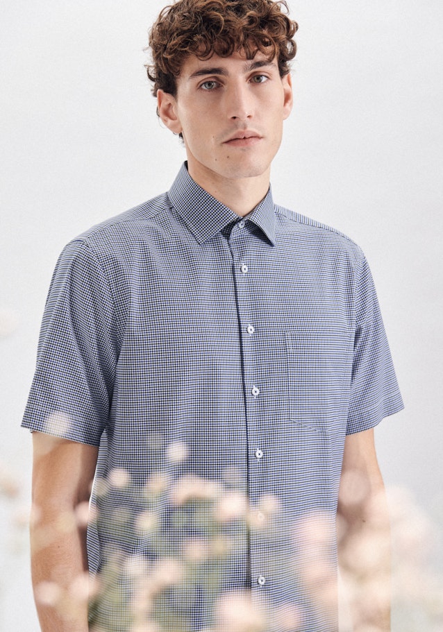 Bügelleichtes Dobby Twill Kurzarm Business Hemd in Regular mit Kentkragen in Mittelblau |  Seidensticker Onlineshop