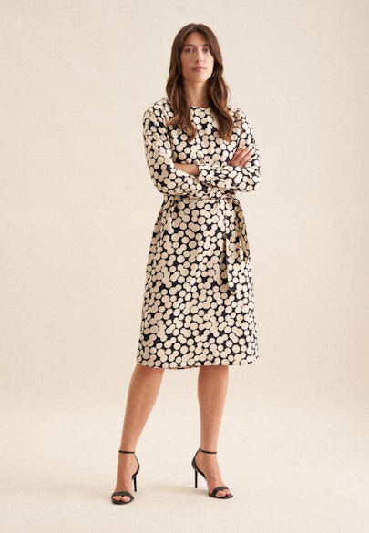 Shirtkleid mit Taillengürtel aus Viskose in Schwarz |  Seidensticker Onlineshop