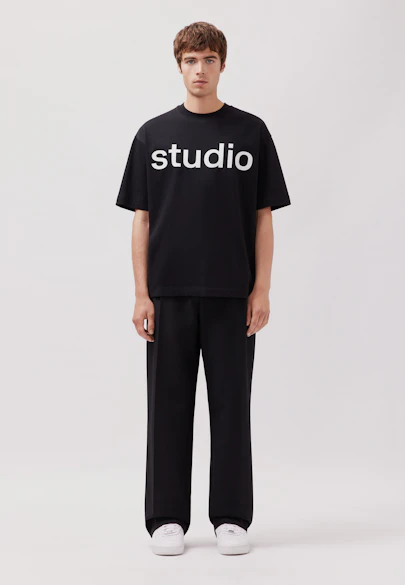 Oversized T-Shirt mit Studio Logo in Noir |  Seidensticker Onlineshop