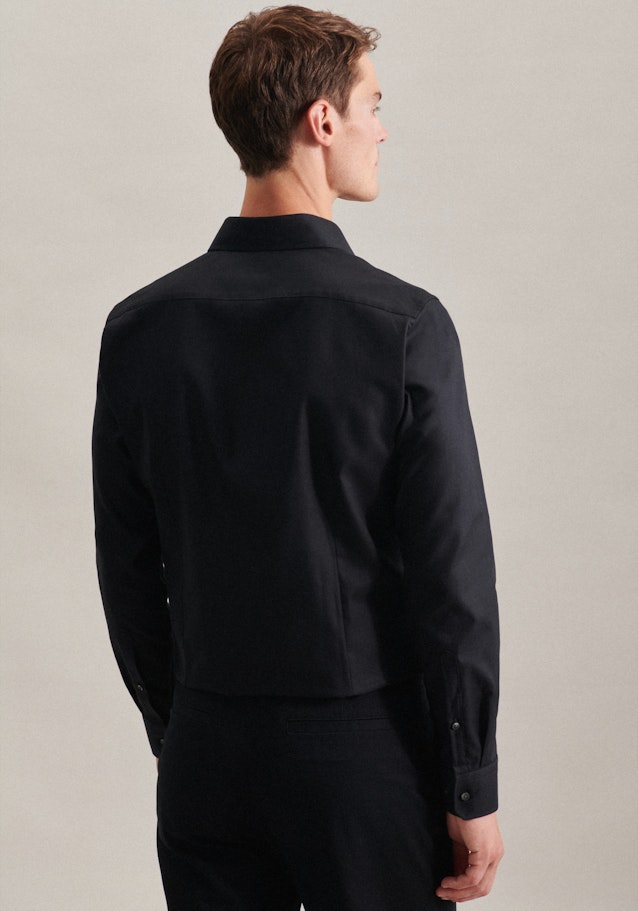 Bügelleichtes Twill Business Hemd in Slim mit Kentkragen in Schwarz |  Seidensticker Onlineshop