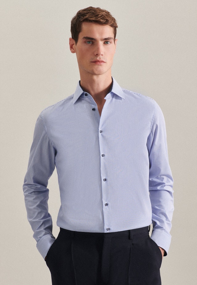 Bügelfreies Popeline Business Hemd in Slim mit Kentkragen und extra langem Arm in Mittelblau |  Seidensticker Onlineshop