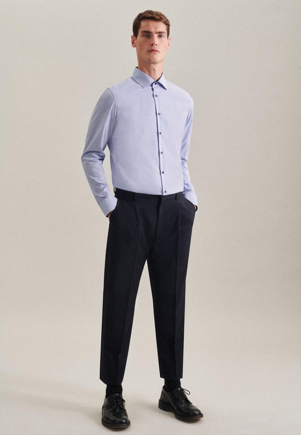 Bügelfreies Popeline Business Hemd in Slim mit Kentkragen und extra langem Arm in Mittelblau |  Seidensticker Onlineshop