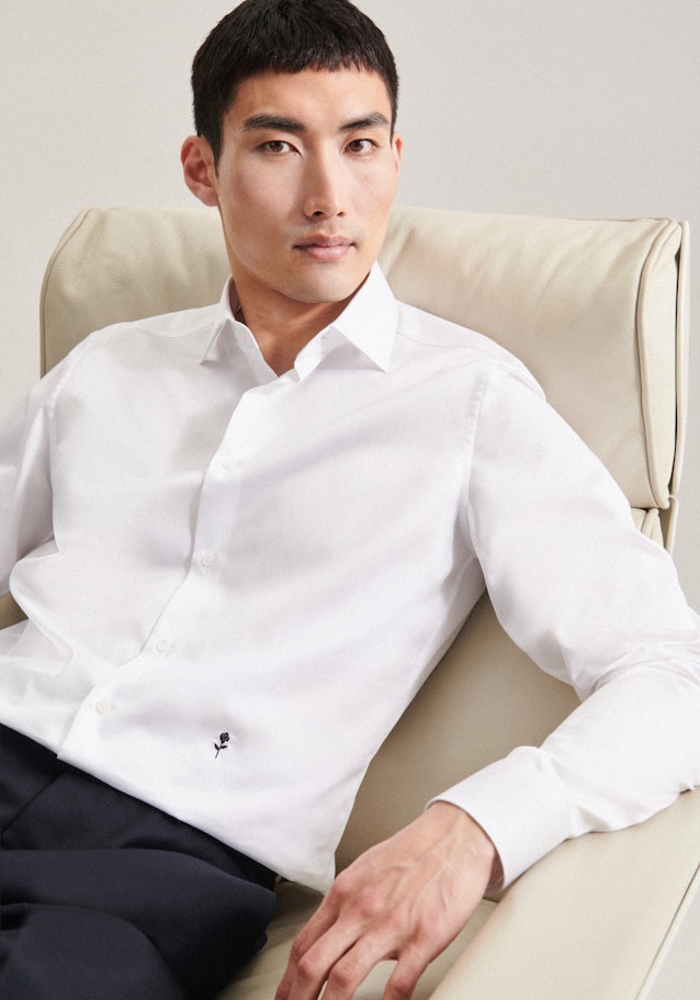 Easy-iron Satin Business Shirt in Slim with Kent-Collar and extra long sleeve in White |  Seidensticker Onlineshop