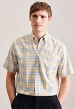 Non-iron Twill Short Arm Business Shirt in Regular with Button-Down-Collar in Yellow |  Seidensticker Onlineshop