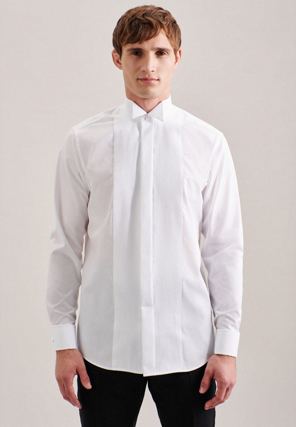 Bügelfreies Popeline Smokinghemd in Regular fit mit Kläppchenkragen in Weiß |  Seidensticker Onlineshop