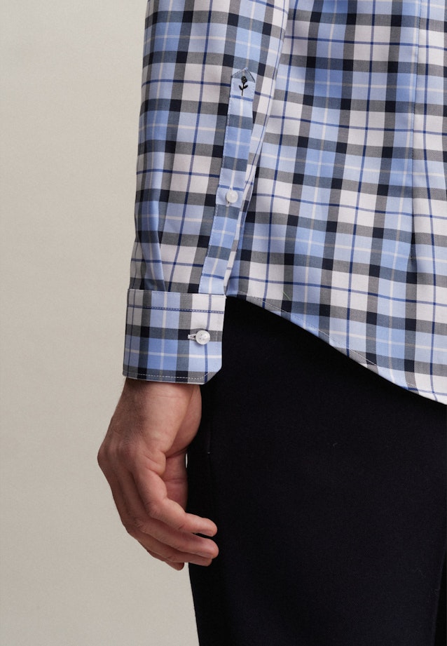 Bügelfreies Twill Business Hemd in Slim mit Button-Down-Kragen in Dunkelblau |  Seidensticker Onlineshop