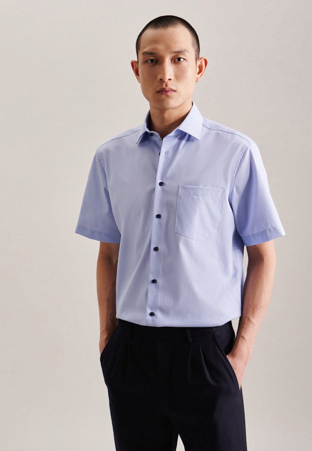 Non-iron Structure Short sleeve Business Shirt in Regular with Kent-Collar in Light Blue |  Seidensticker Onlineshop