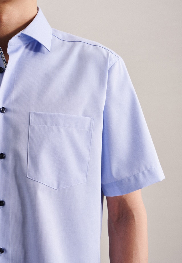 Non-iron Structure Short sleeve Business Shirt in Regular with Kent-Collar in Light Blue |  Seidensticker Onlineshop