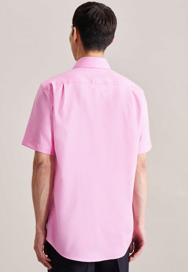 Non-iron Structure Short sleeve Business Shirt in Regular with Kent-Collar in Pink | Seidensticker online shop