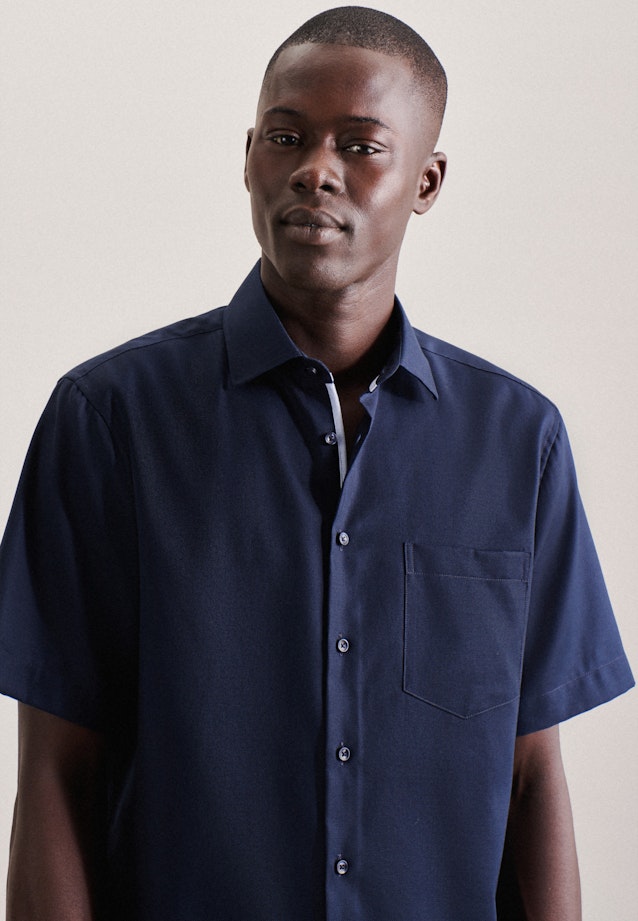 Non-iron Structure Short sleeve Business Shirt in Regular with Kent-Collar in Dark Blue |  Seidensticker Onlineshop