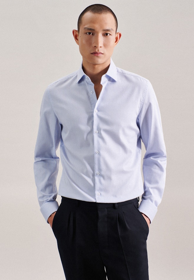 Non-iron Twill Business Shirt in Slim with Kent-Collar in Light Blue | Seidensticker online shop