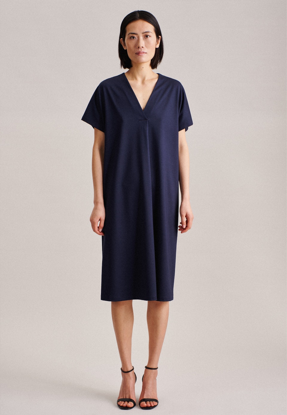 V-Neck Kleid Oversized in Dunkelblau |  Seidensticker Onlineshop