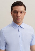 Non-iron Poplin Short sleeve Business Shirt in Slim with Kent-Collar in Light Blue |  Seidensticker Onlineshop