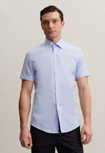 Non-iron Poplin Short sleeve Business Shirt in Slim with Kent-Collar in Light Blue |  Seidensticker Onlineshop