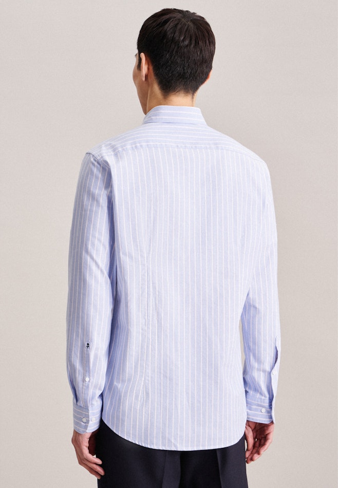 Business Shirt in Shaped with Button-Down-Collar in Light Blue | Seidensticker online shop