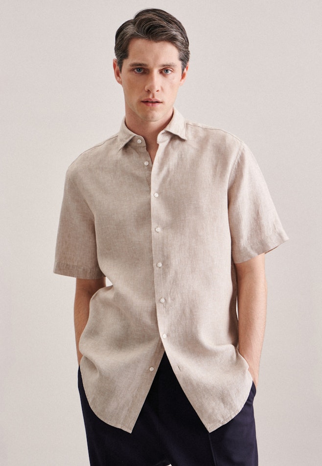 Linen Short sleeve Business Shirt in Regular with Kent-Collar in Brown | Seidensticker online shop