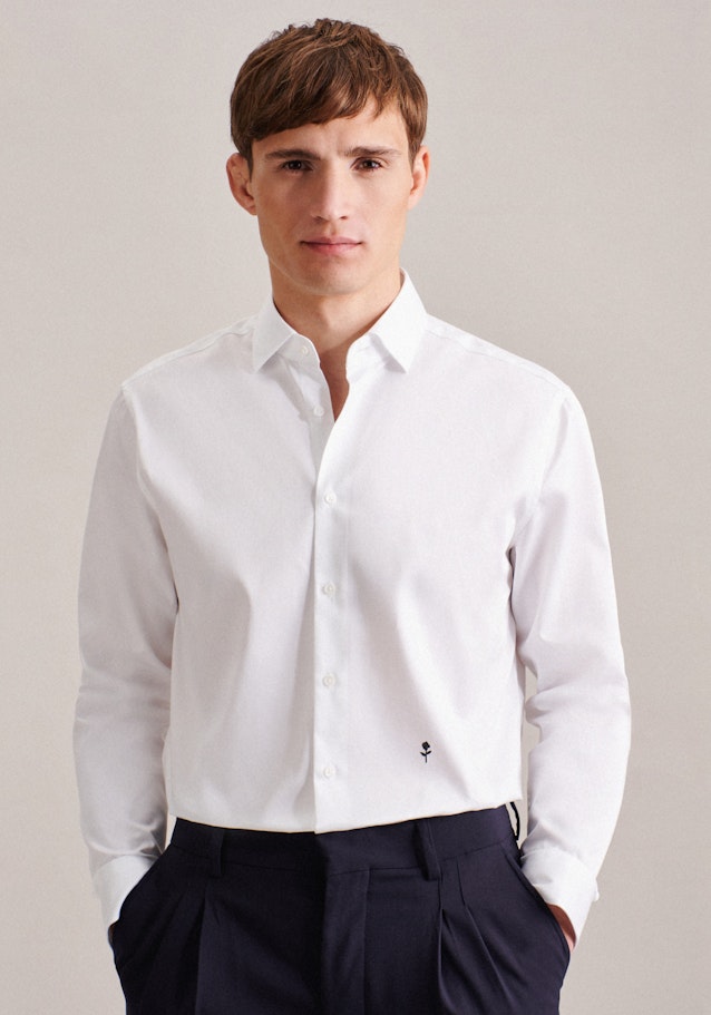 Bügelleichtes Satin Business Hemd in Regular mit Kentkragen in Weiß | Seidensticker Onlineshop