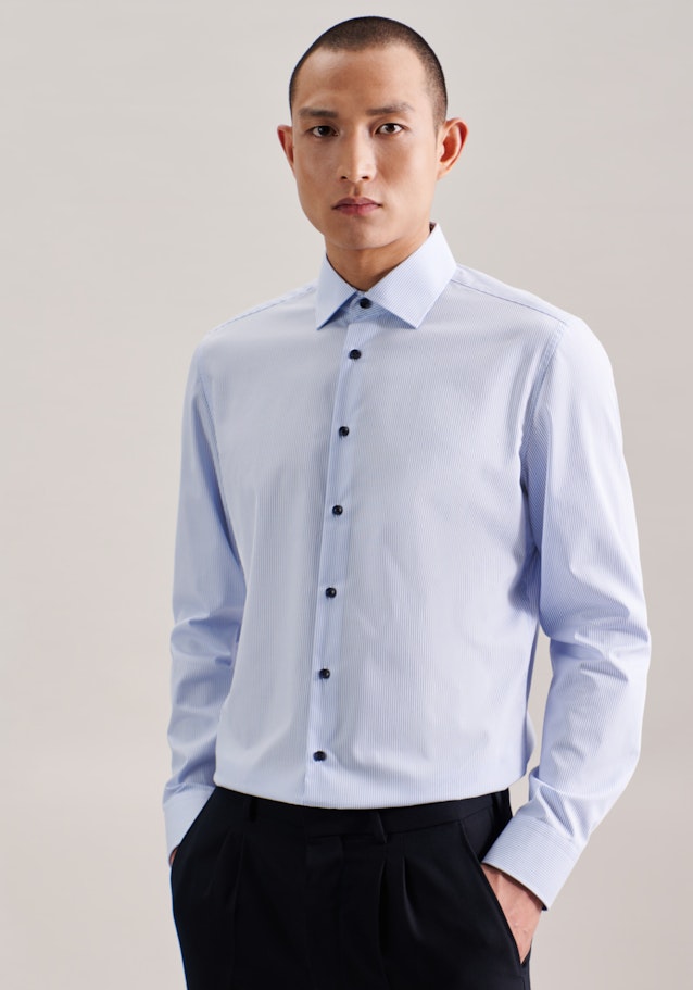 Non-iron Poplin Business Shirt in Shaped with Kent-Collar in Light Blue | Seidensticker Onlineshop