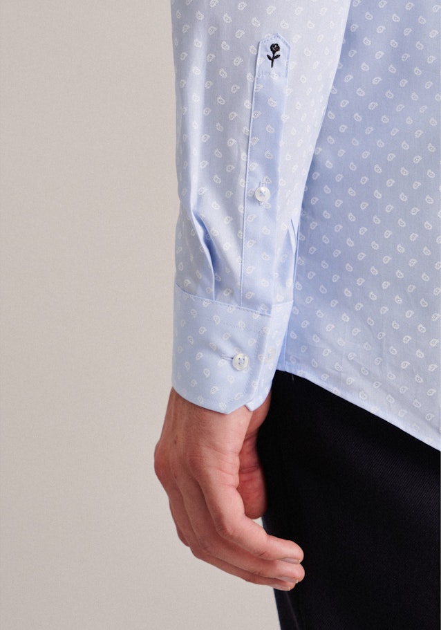 Poplin Business Shirt in Shaped with Kent-Collar and extra long sleeve in Light Blue |  Seidensticker Onlineshop