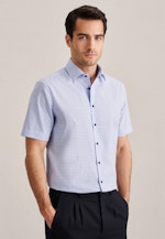 Non-iron Poplin Short sleeve Business Shirt in Shaped with Kent-Collar in Light Blue |  Seidensticker Onlineshop