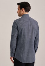 Poplin Business Shirt in Shaped with Kent-Collar and extra long sleeve in Dark Blue |  Seidensticker Onlineshop