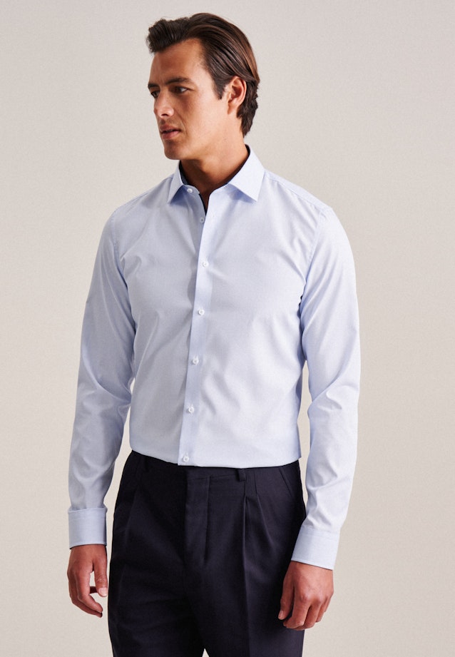 Non-iron Poplin Business Shirt in Slim with Kent-Collar and extra long sleeve in Light Blue |  Seidensticker Onlineshop