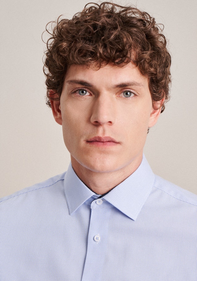 Non-iron Poplin Business Shirt in Slim with Kent-Collar and extra long sleeve in Light Blue |  Seidensticker Onlineshop