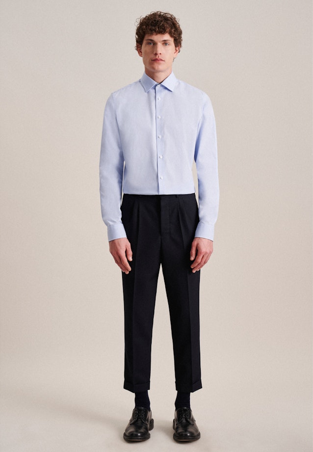 Non-iron Poplin Business Shirt in Slim with Kent-Collar and extra long sleeve in Light Blue |  Seidensticker Onlineshop