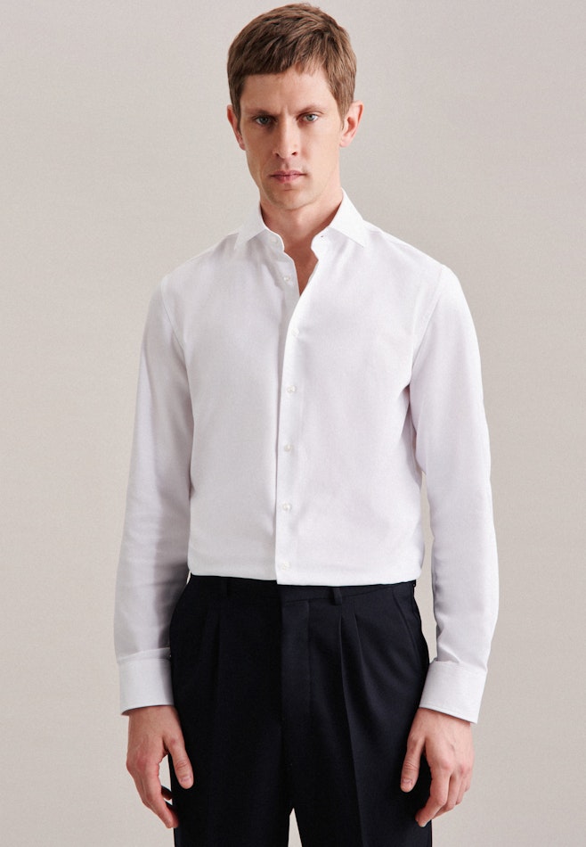 Chemise Performance Slim Manche Longue Classique dans Blanc | Boutique en ligne Seidensticker