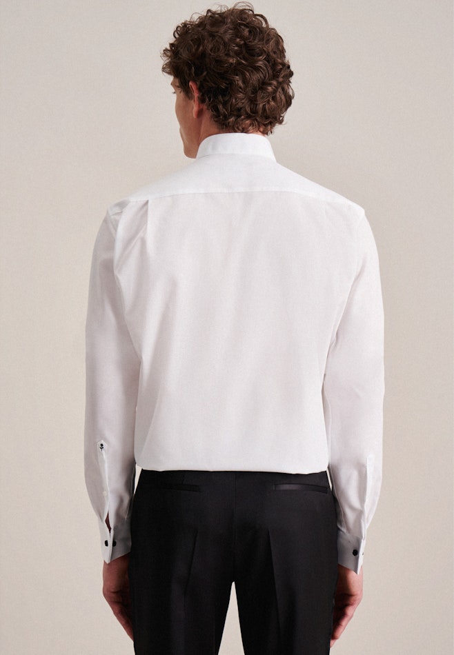 Bügelfreies Popeline Smokinghemd in Regular mit Kläppchenkragen und extra langem Arm in Weiß | Seidensticker Onlineshop