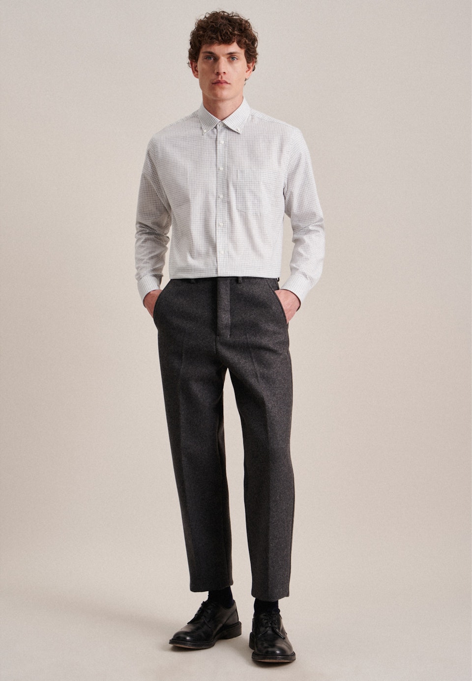 Bügelleichtes Twill Business Hemd in Regular mit Button-Down-Kragen in Grau |  Seidensticker Onlineshop