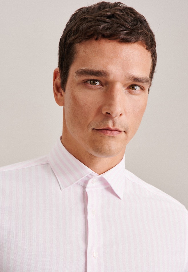 Non-iron Structure Business Shirt in Shaped with Kent-Collar in Pink | Seidensticker online shop