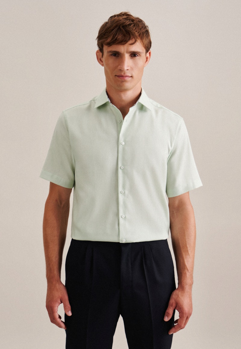 Non-iron Structure Short sleeve Business Shirt in Regular with Kent-Collar