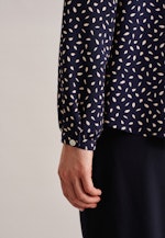 lange Arm Krepp Blouse Met Opstaande Kraag in Donkerblauw |  Seidensticker Onlineshop