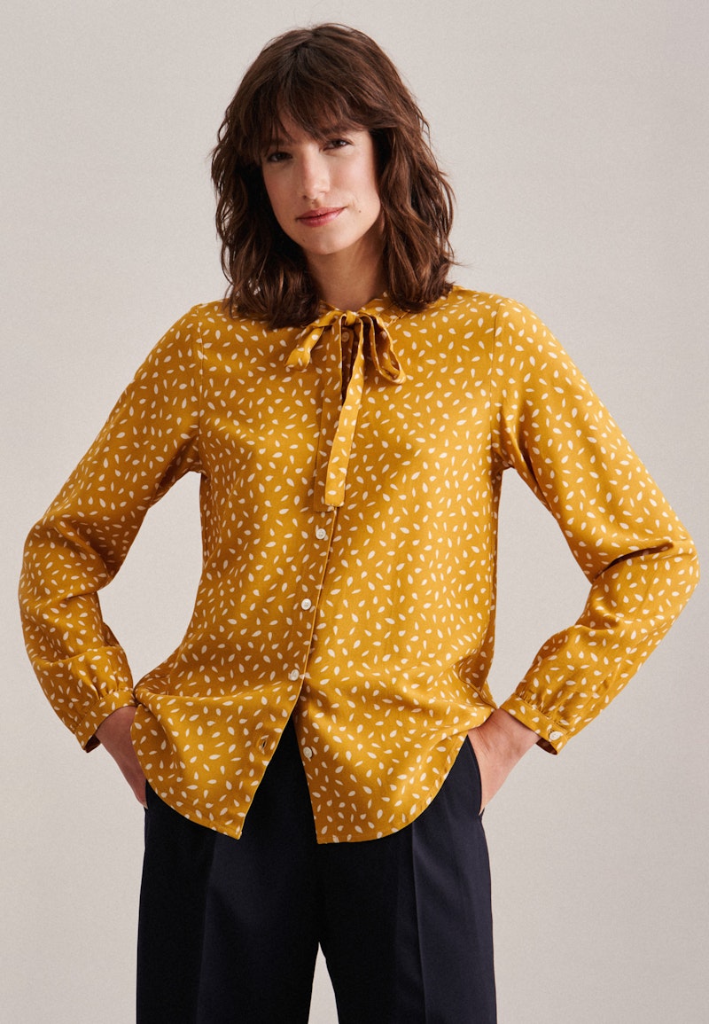 Long sleeve Crepe Stand-Up Blouse