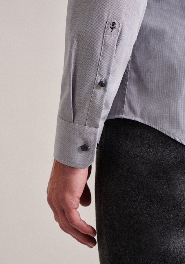 Non-iron Structure Business Shirt in Shaped with Kent-Collar and extra long sleeve in Grey |  Seidensticker Onlineshop